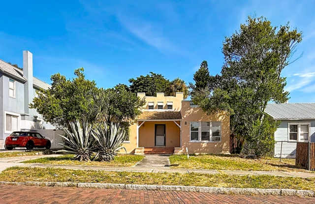 835 16th Avenue South Gallery 1