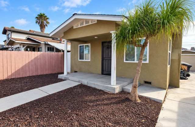 Spacious 3 Bedroom, 2 Bathroom Home with Garage & Private Yard! Gallery 3