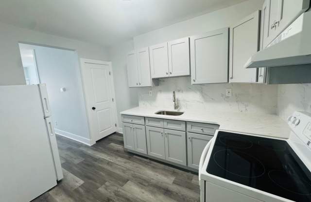 Remodeled 3bd/1 House with Rear yard!! SECTION 8 ONLY!! photos photos