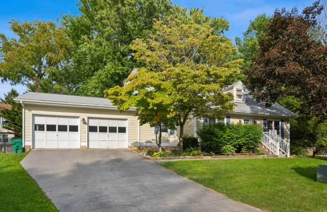 Spacious Five-Bedroom Home in Blacksburg photos photos