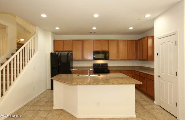 15606 N 47TH Place - 15606 North 47th Place, Phoenix, AZ 85032