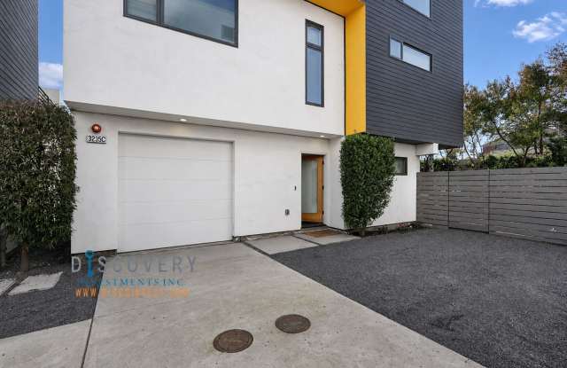 Modern Split Level Home Gallery 4
