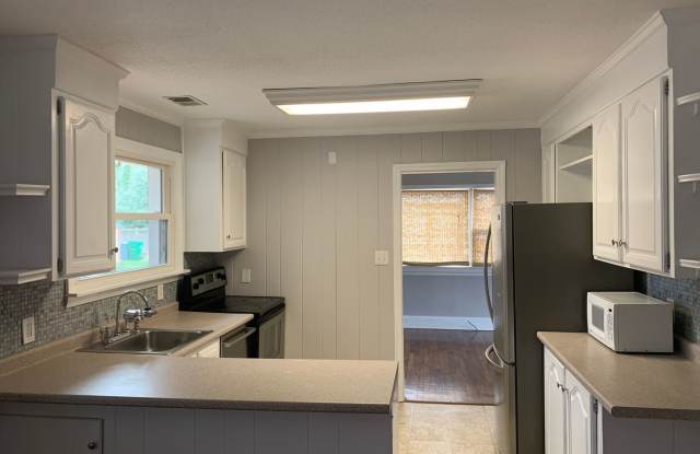 1121 Seneca Place Gallery 3