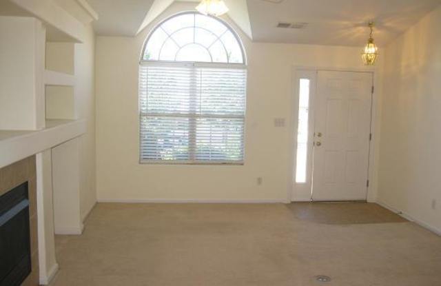 Beautiful home located in Masterson Station! 260218 Gallery 3