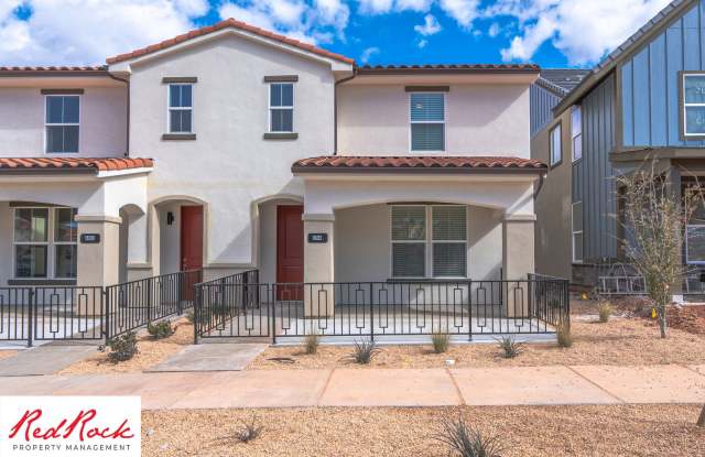 Pet Friendly 3 Bedroom Townhome in Desert Color. - 694 West Claystone Drive, St. George, UT 84790