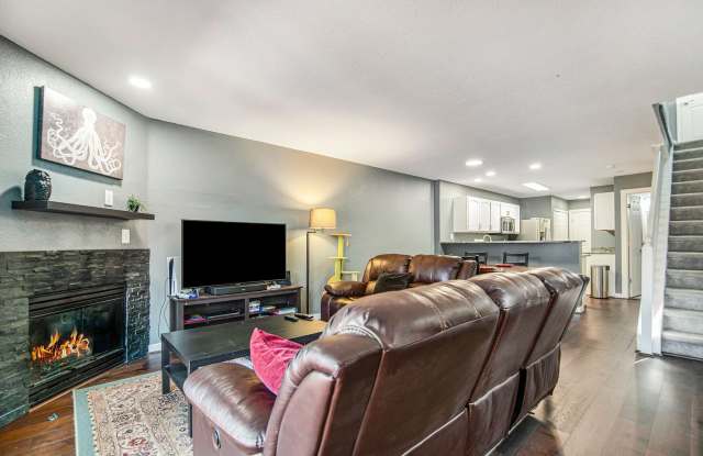 End Unit Townhome with Large Patio and Amble Outdoor Space! Gallery 3