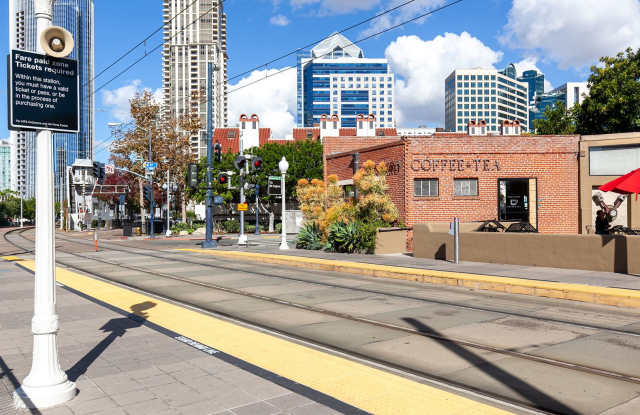 Sophisticated Urban Living in the Heart of San Diego’s Marina District Gallery 4