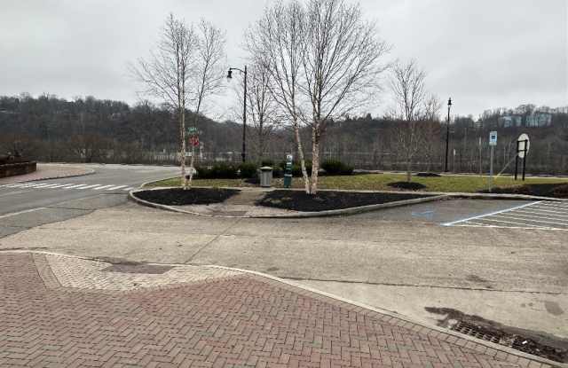 902 Kanawha Boulevard West Gallery 4