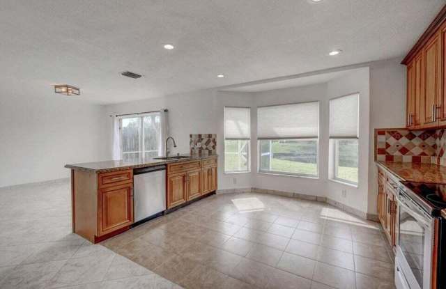 10758 Lake Jasmine Drive Gallery 4