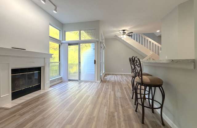 1938 E Bay Pointe Dr. Gallery 2