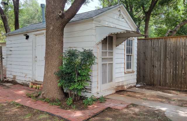 PRE-LEASING FOR September! Quiet Quaint Property! Private Driveway! photos photos