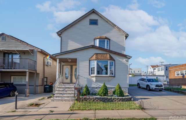52 Sharot Street - 52 Sharot Street, Carteret, NJ 07008