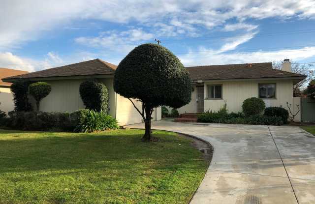 1336 W Oak Ave. - 1336 West Oak Avenue, Fullerton, CA 92833