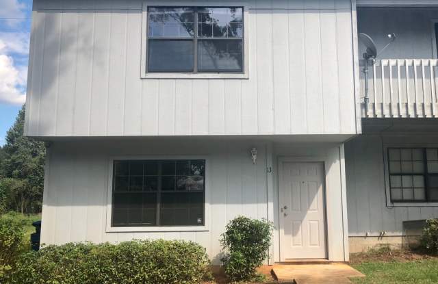 2 BR 2.5 bath townhouse close to Troy University - 1000 Park Street, Troy, AL 36081