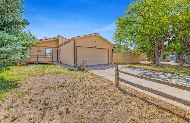 Cozy, Remodeled Gem with Spacious Backyard – Your Perfect Rental Home! photos photos Cozy, Remodeled Gem with Spacious Backyard – Your Perfect Rental Home! photos photos