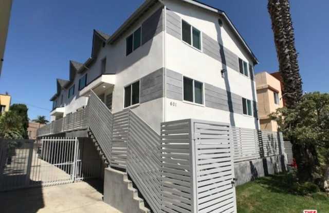 601 N Normandie Ave unit: 2 photos photos