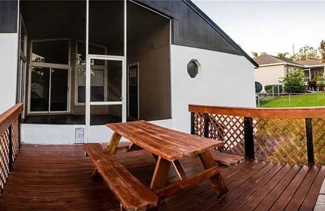 Highland Chase Three Bedroom, Updated Kitchen and Large Patio - 2262 Garden Chase Drive, Polk County, FL 33812