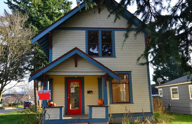 Spacious 3 Bedroom Home Coming Available in September! photos photos