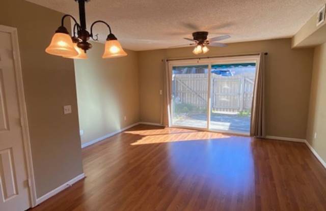 2 bedroom 1.5 bath  The Cloister Condominium Gallery 2