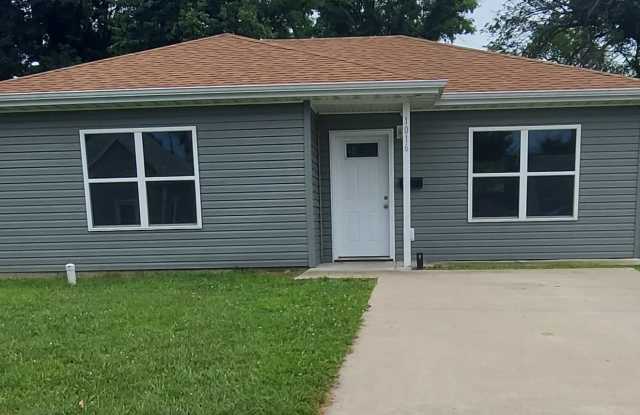 1016 Emmons St photos photos