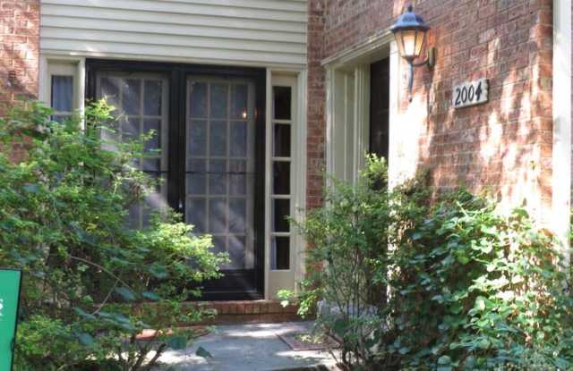 2004 Highboro Way Gallery 2