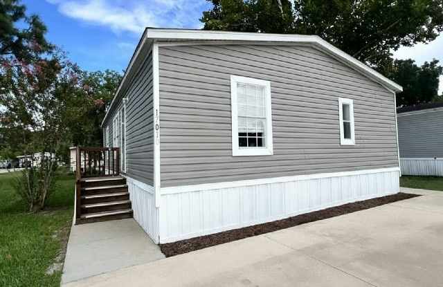 1701 Daffodil Ave photos photos