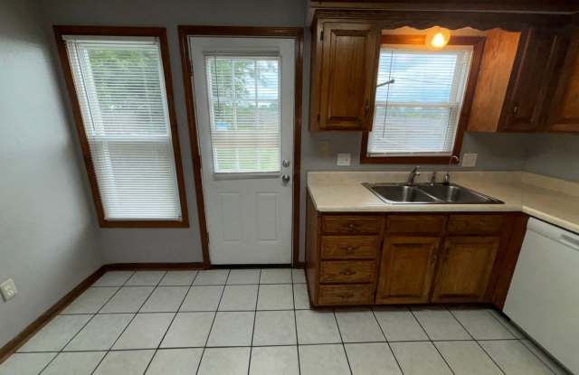 3 bedroom, 2.5 bath townhome in Lee's Summit! Gallery 4
