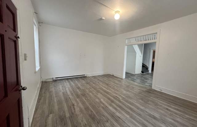 148 E WASHINGTON Street Gallery 3