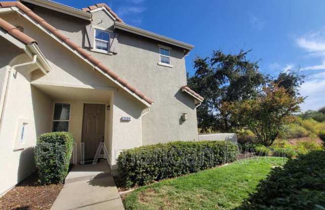3304 Esplanade Cir Gallery 2
