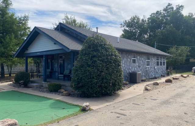 1910 N Grand - 1910 North Grand Avenue, Enid, OK 73701