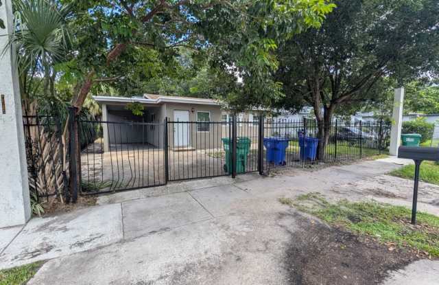 3BR Home for Rent in Franklin Park – Great Outdoor Space NO HOA! Gallery 4