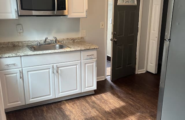 136 Parkdale AvenueUnit 4 photos photos