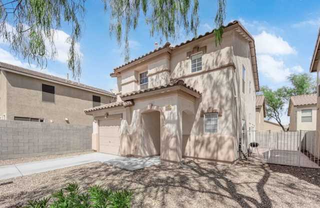 Well Maintained 3 bedrooms/2.5 bathroom Home in the heart of Summerlin!!! photos photos