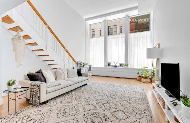 121 W 19th Street 3D photos photos
