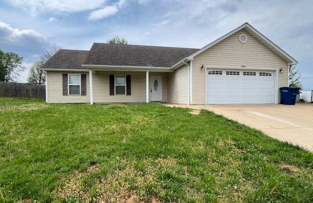 Well-Maintained 3BR/2BA Home in the Heart of Desloge photos photos