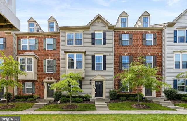 7610 GOLDEN SLUMBER Lane Gallery 2