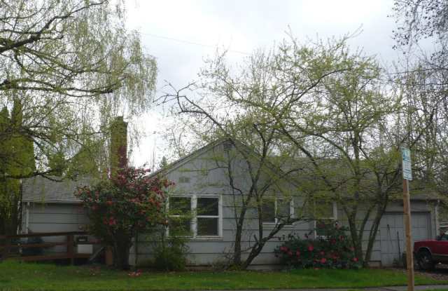 Charming Home Close to Campus photos photos