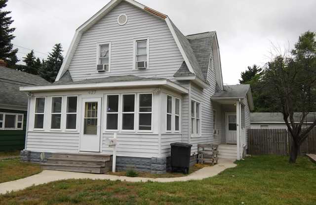 427 Howard, South Bend, IN 46617 Gallery 1