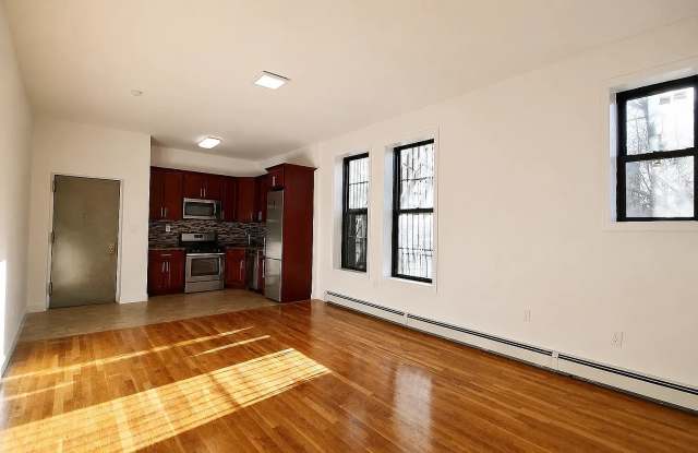 460 Throop Ave Apt 4 Gallery 2
