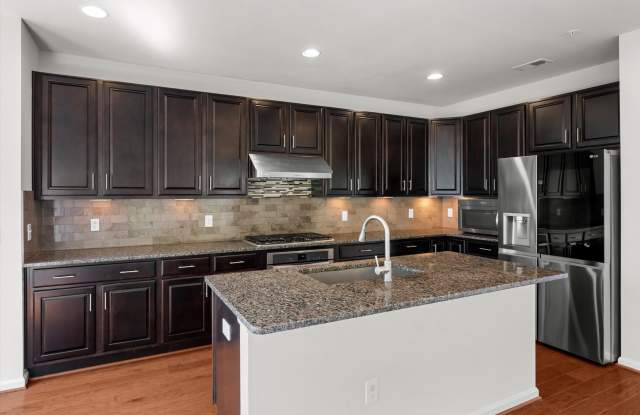 3073 Rittenhouse Circle - 1 Gallery 2