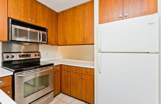 588 W Hawthorne Pl Gallery 4