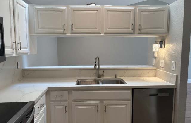 Brentwood Townhouse in Gated Community! photos photos