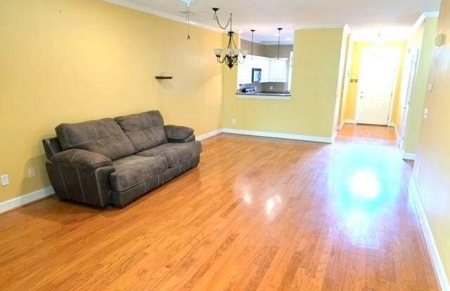 195 Ballard Lane Gallery 4
