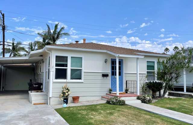 Cute, Cozy Cottage within Walking Distance of the Beach photos photos