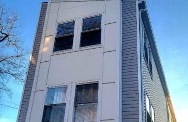 10 Shaw Ave Gallery 2