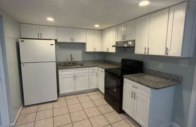 1501 Fuller St Gallery 3