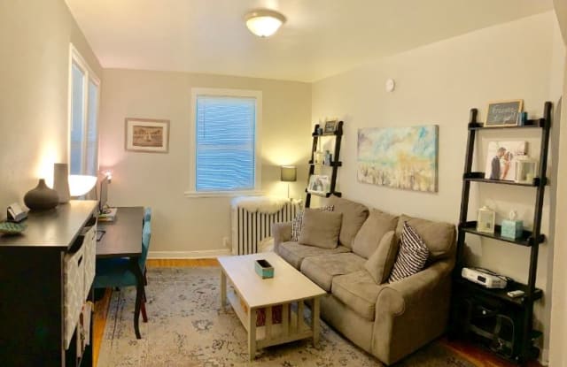 1252 7th St. E A and C - 1252 7th St E, St. Paul, MN 55106