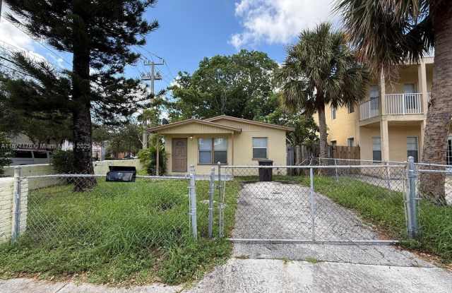 502 18th St photos photos