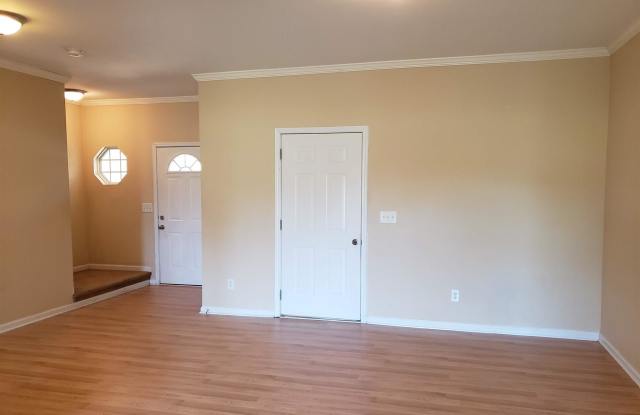 302 Village Dr Gallery 3