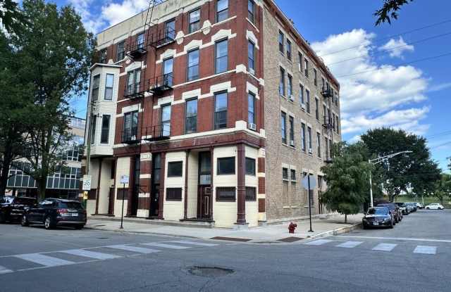 1237 N Noble Street photos photos